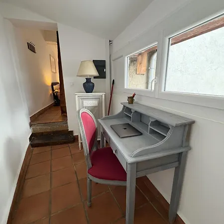 Provencal Au Centre-ville De شقة